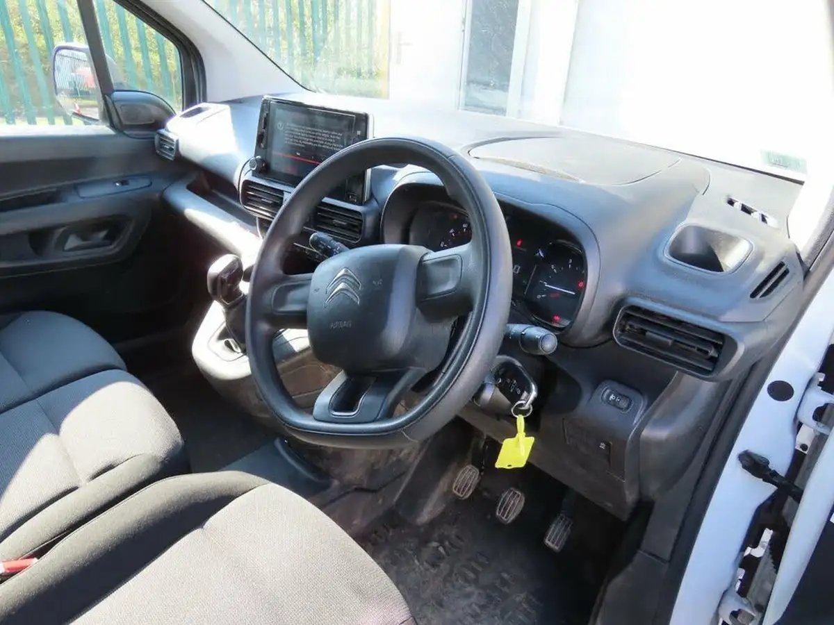 2019-citroen-berlingo-16bluehdi-1000-enterprise-big-6