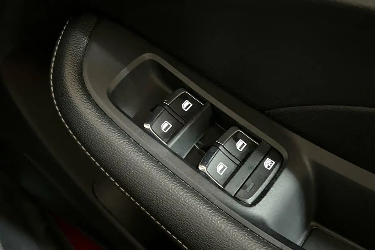 2020-mg-mg5-e-exclusive-ev-big-37