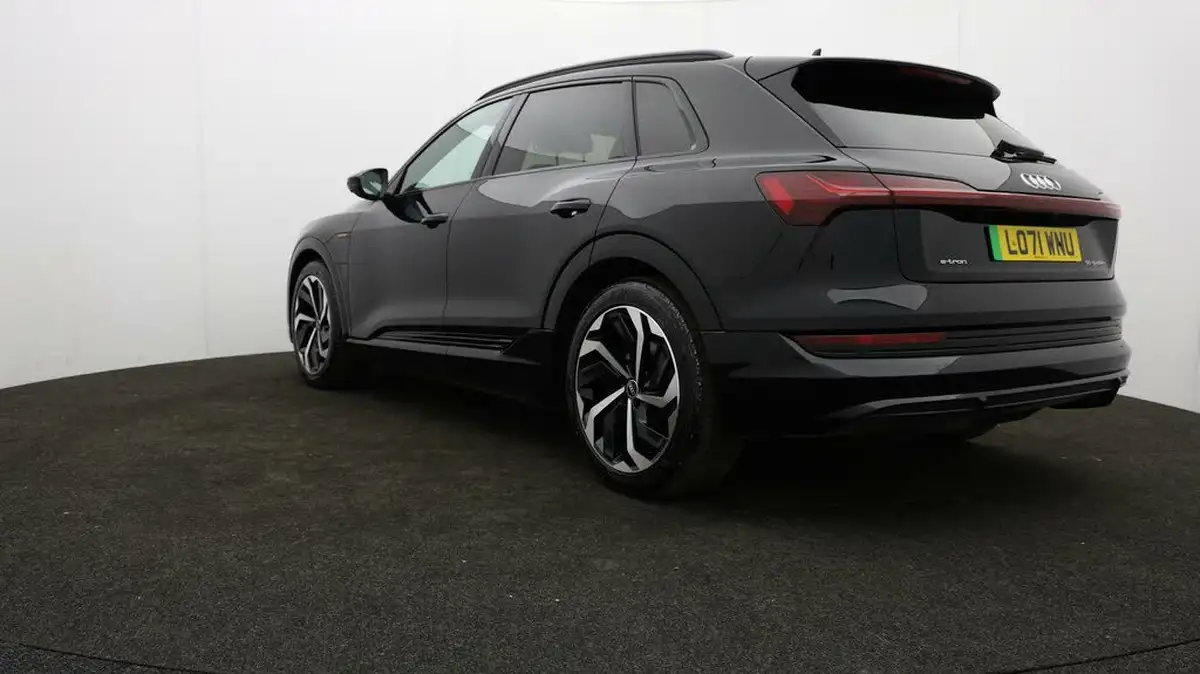 2022-audi-e-tron-55e-black-edition-station-wagon-big-70