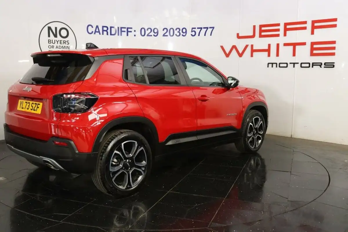 2024-jeep-avenger-12-gse-altitude-big-15