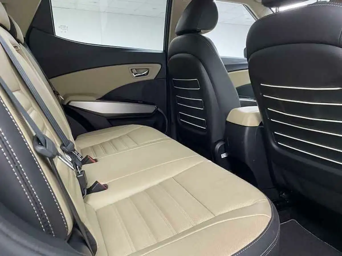 2019-kgm-ssangyong-tivoli-16-ultimate-big-25