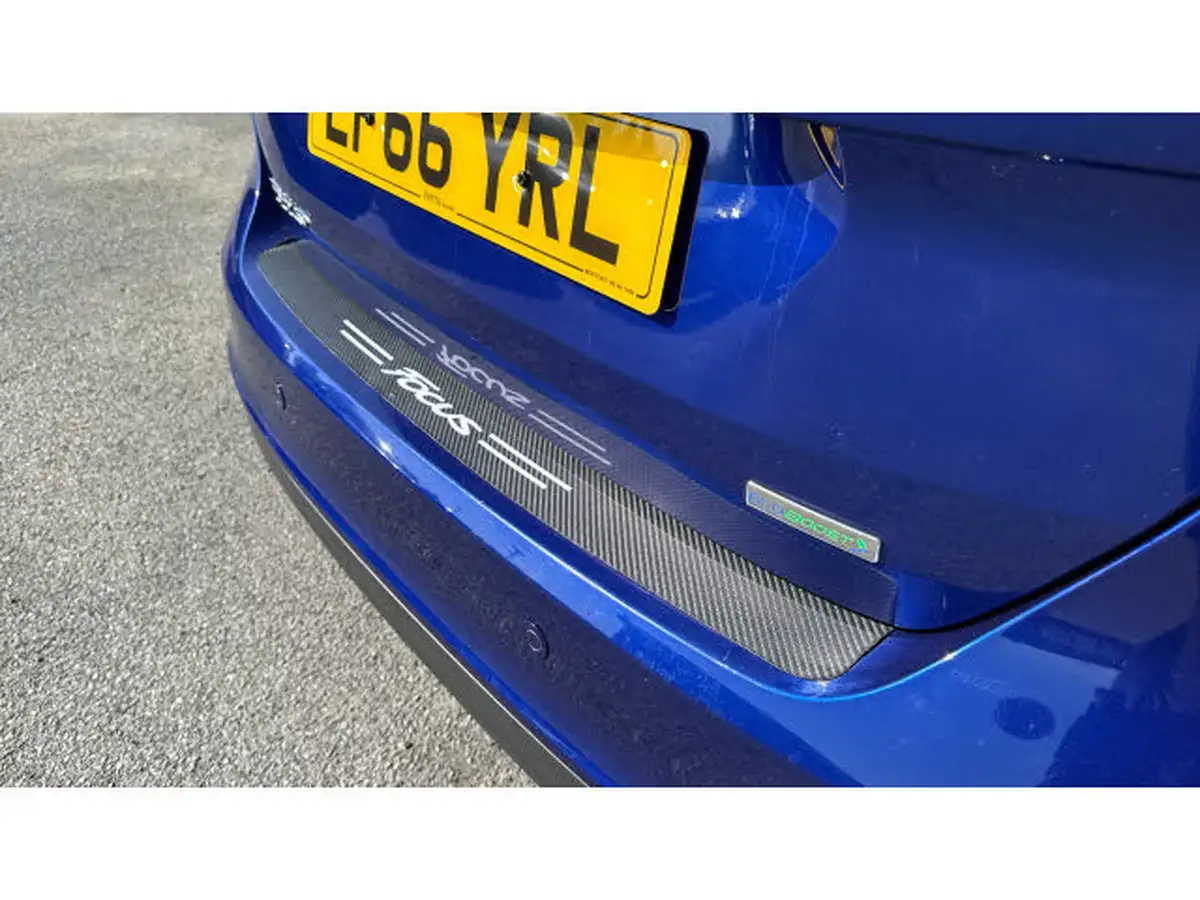 2016-ford-focus-10t-zetec-125ps-hatchback-auto-big-29