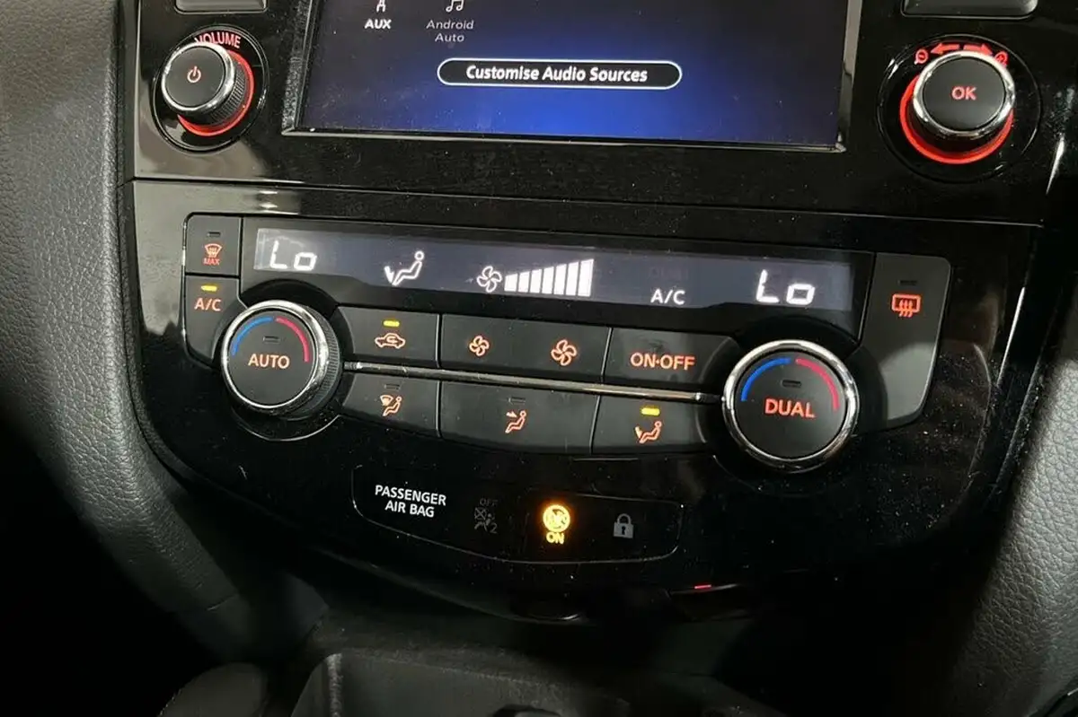 2021-nissan-qashqai-13-dig-t-acenta-premium-140ps-big-15