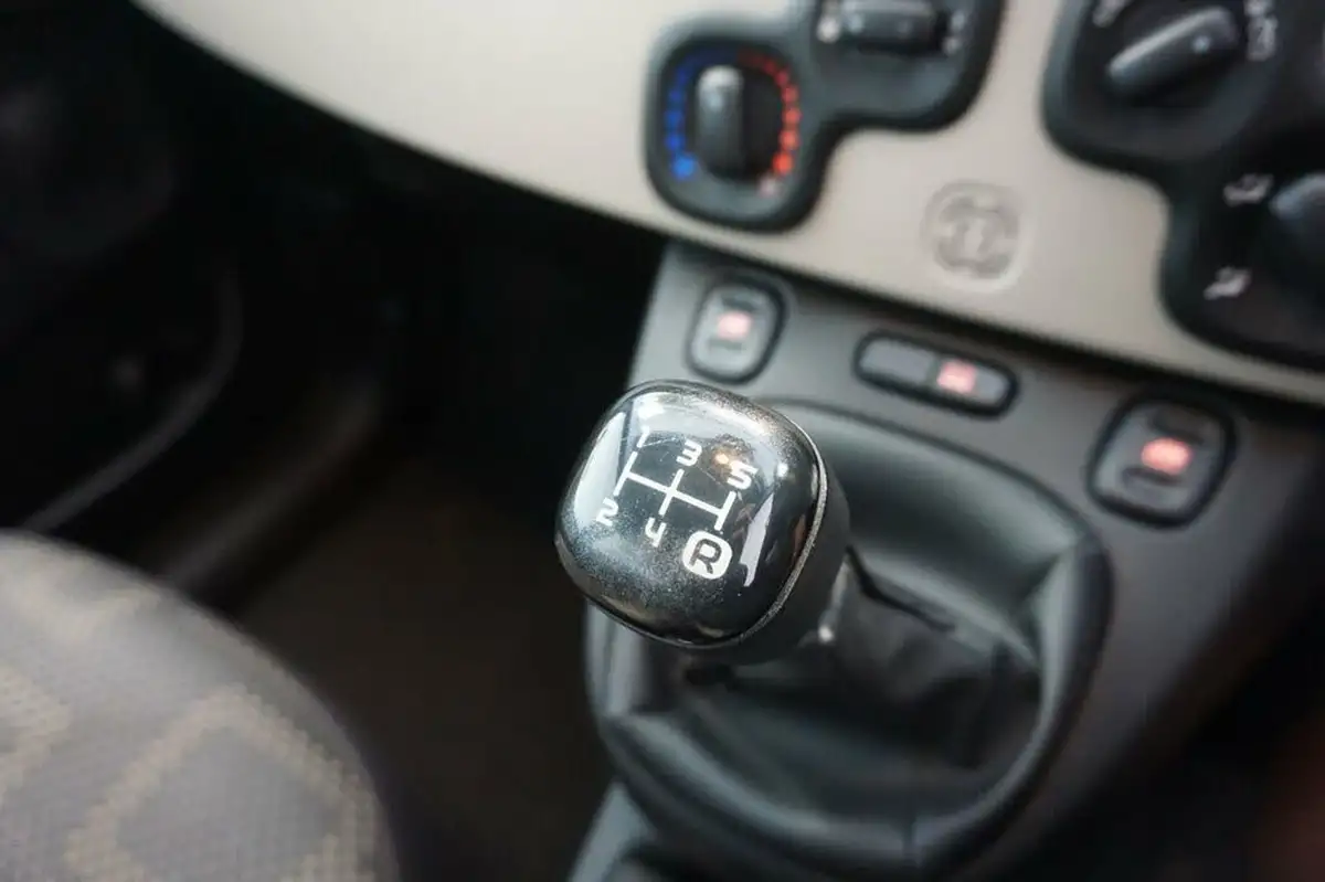 2014-fiat-panda-13td-big-25