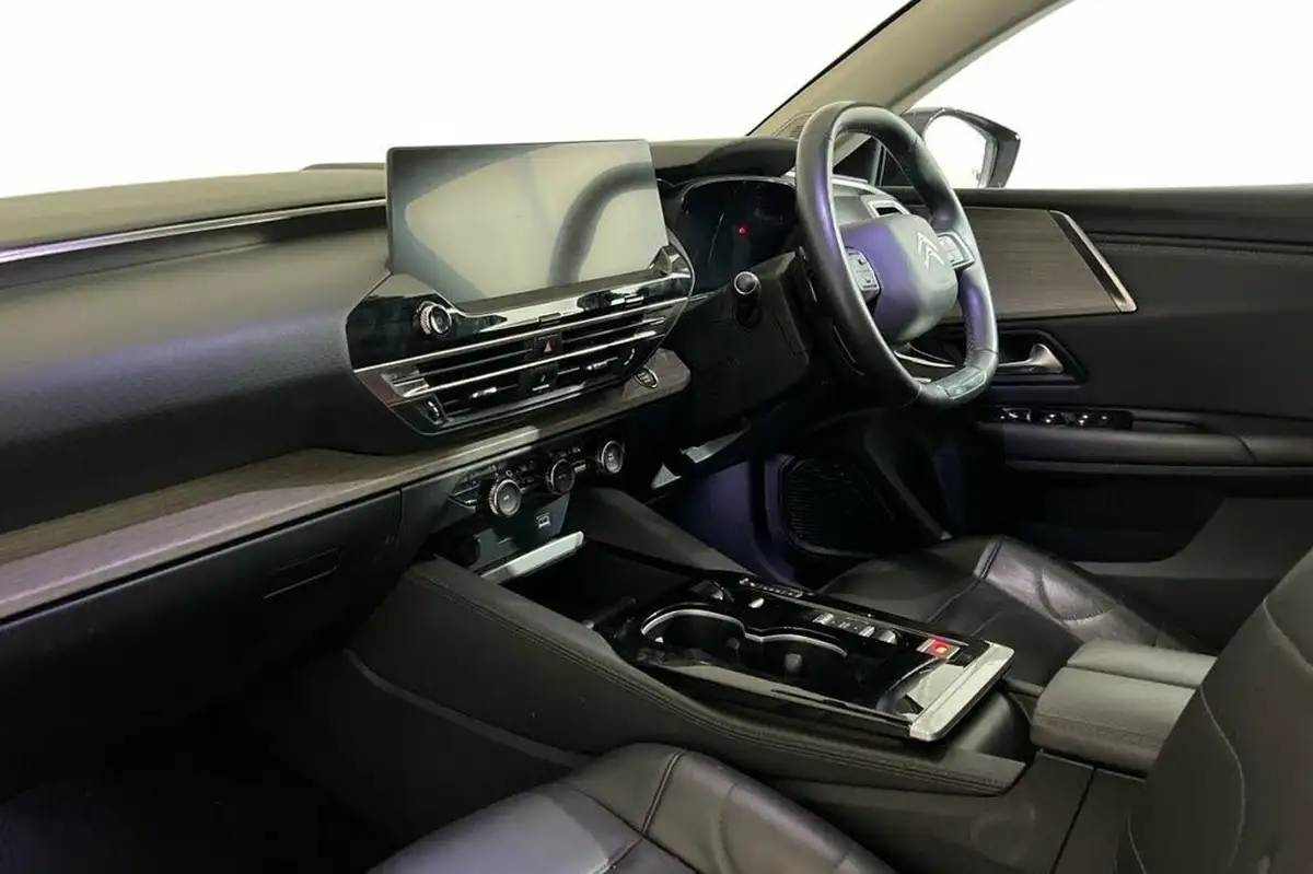 2023-citroen-c5-x-12-puretech-shine-big-8
