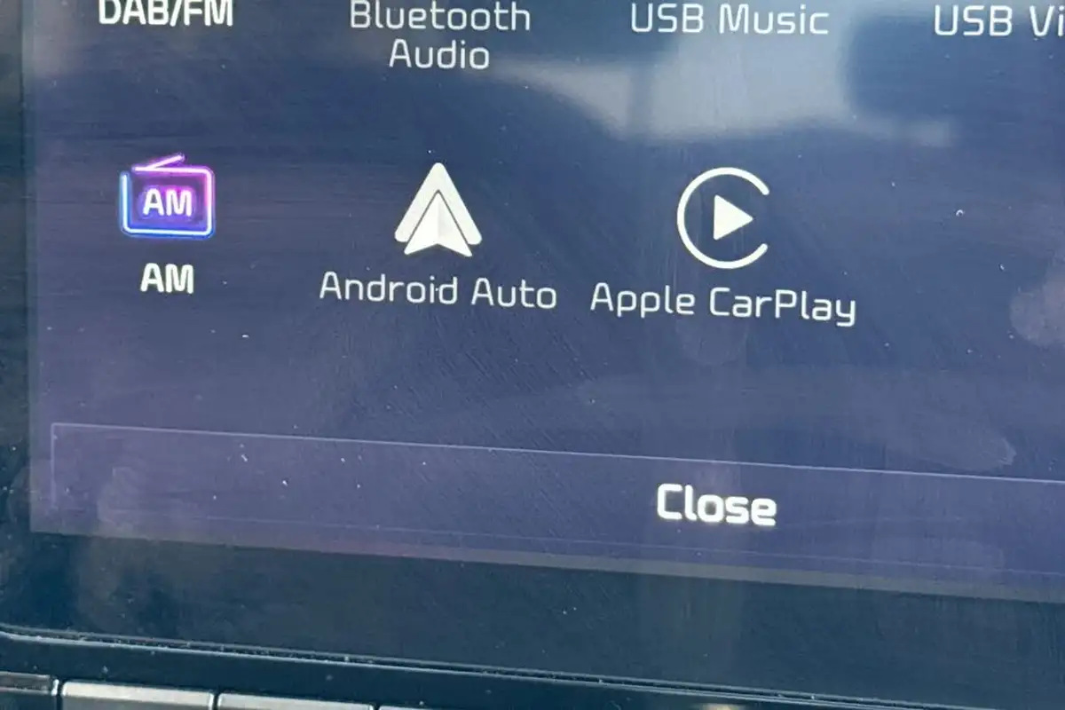 2022-kia-stonic-10-t-gdi-connect-big-36