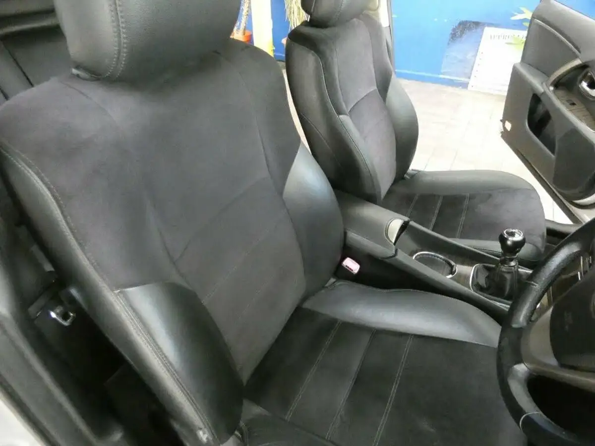2012-toyota-avensis-20td-t4-saloon-4d-big-33