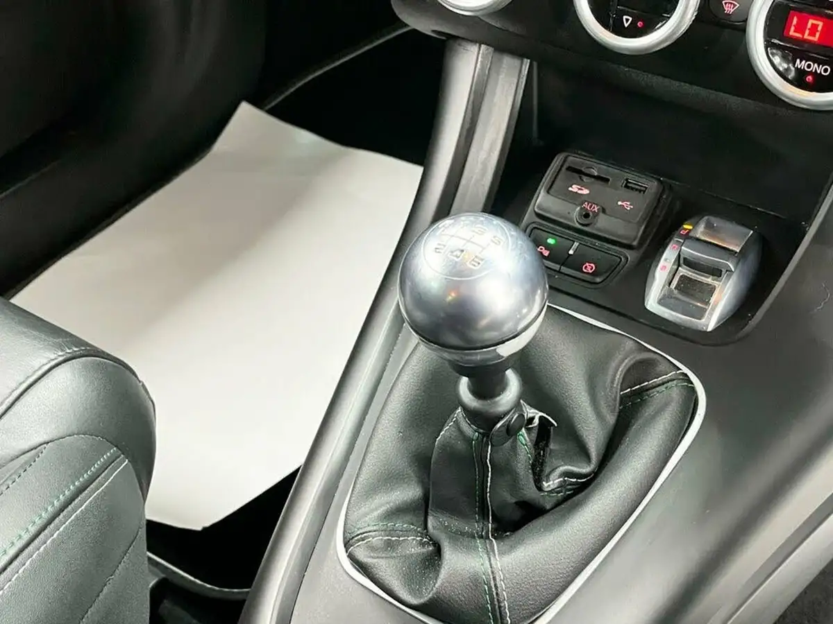 2015-alfa-romeo-giulietta-14-tb-qv-line-big-23