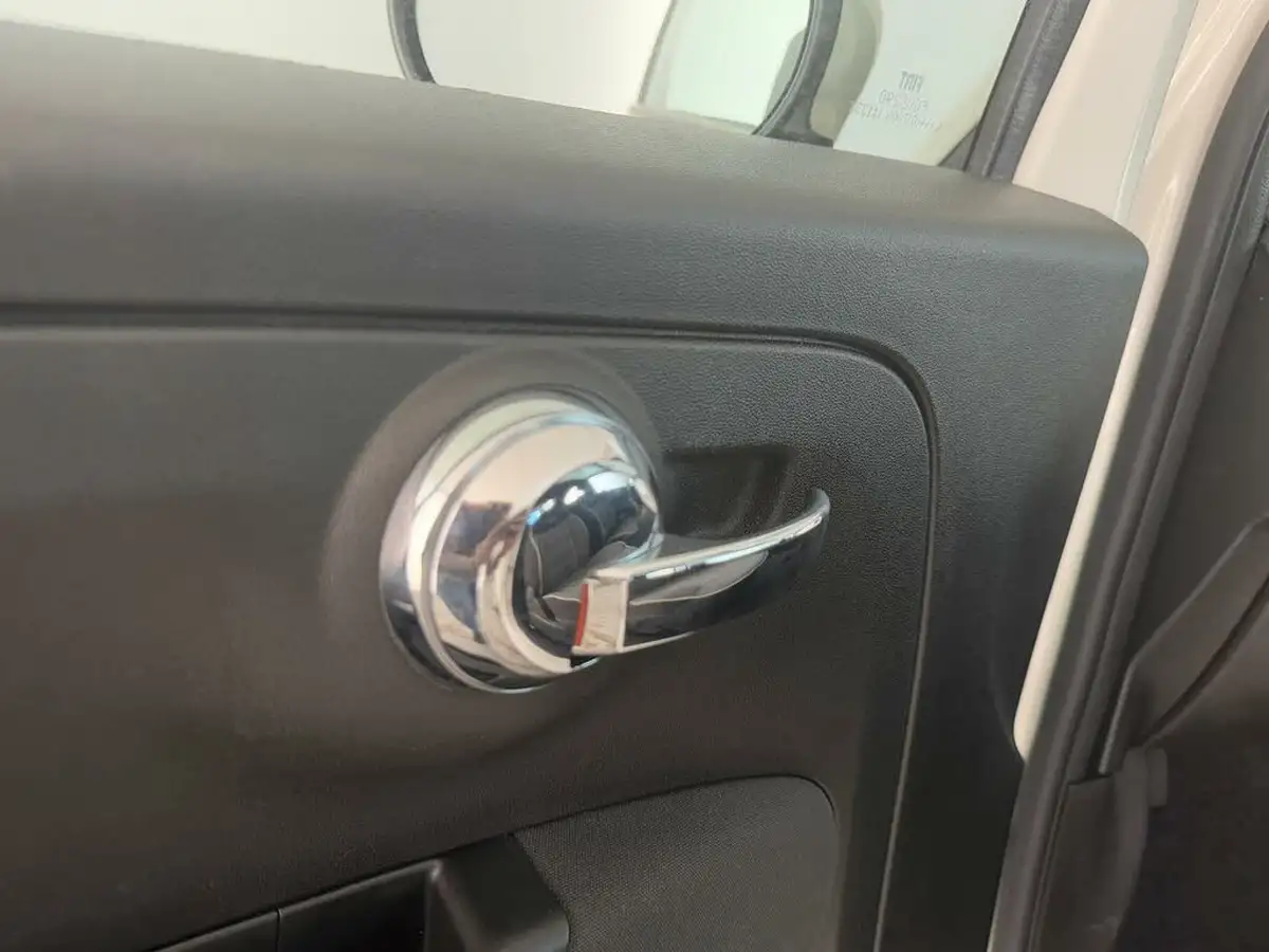 2021-fiat-500-10-lounge-big-9
