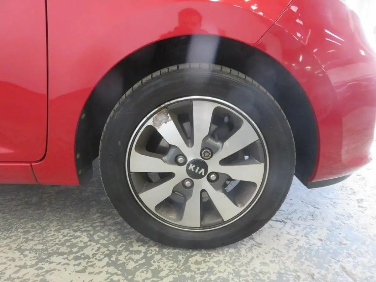 2013-kia-picanto-10-city-big-37