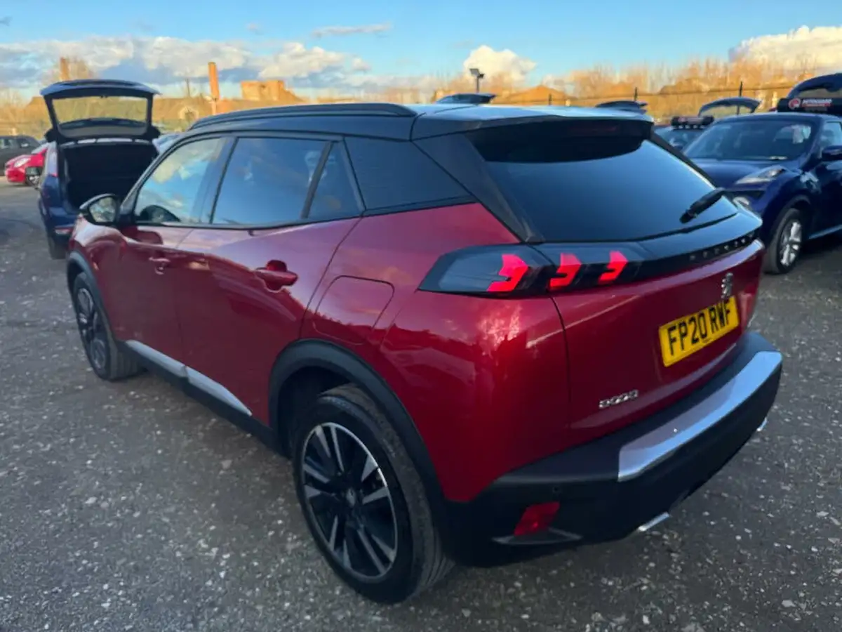 2020-peugeot-2008-suv-12-puretech-gt-line-big-3