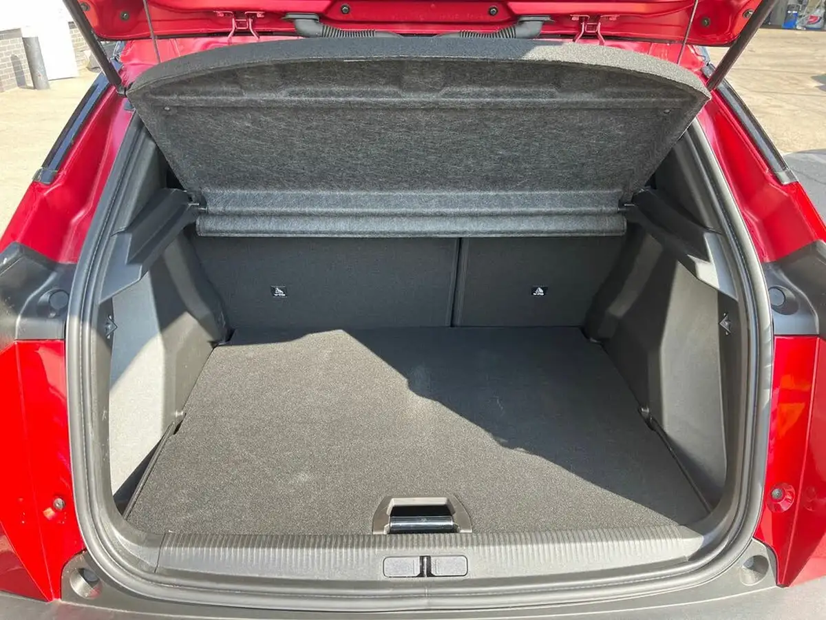 2024-peugeot-2008-suv-12-puretech-gt-130ps-eat8-big-9