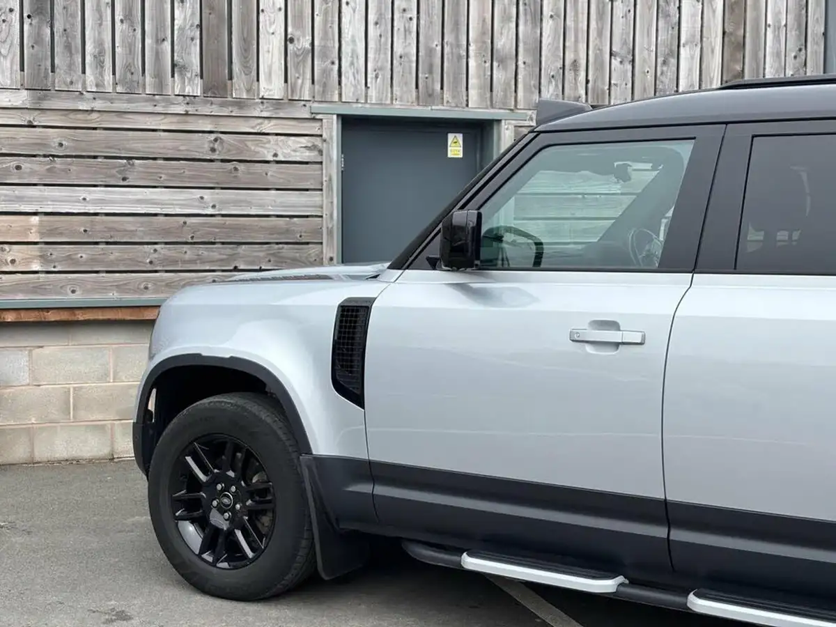 2022-land-rover-110-defender-30-d250-hard-top-se-110-2997cc-big-3