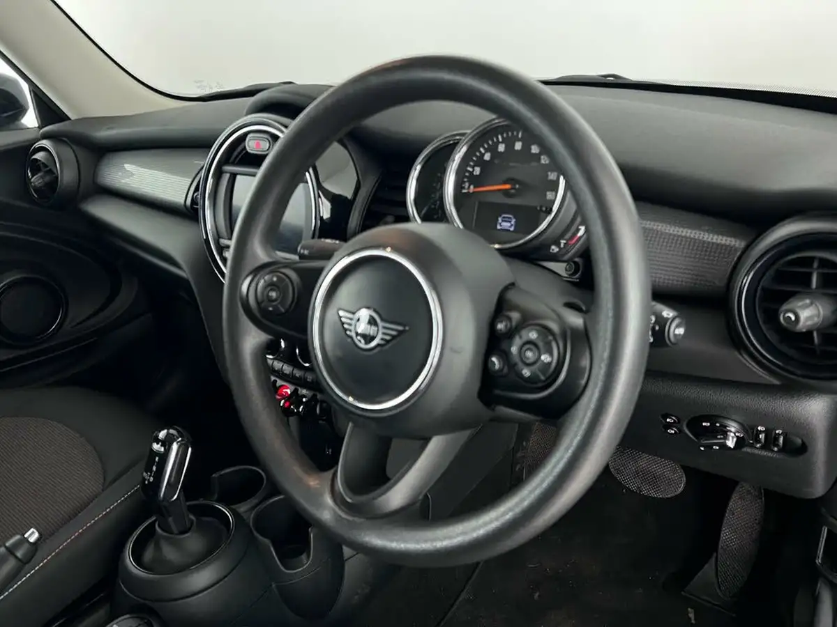 2019-mini-cooper-15-cooper-classic-hatchback-3d-auto-big-22