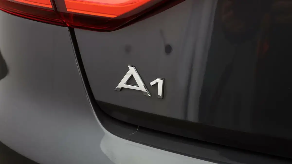 2021-audi-a1-10-25-tfsi-technik-big-19
