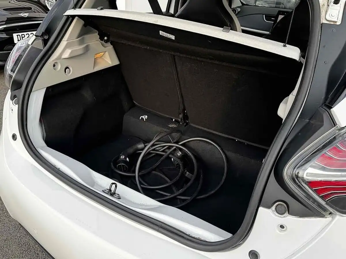 2022-renault-zoe-e-gt-line-big-17