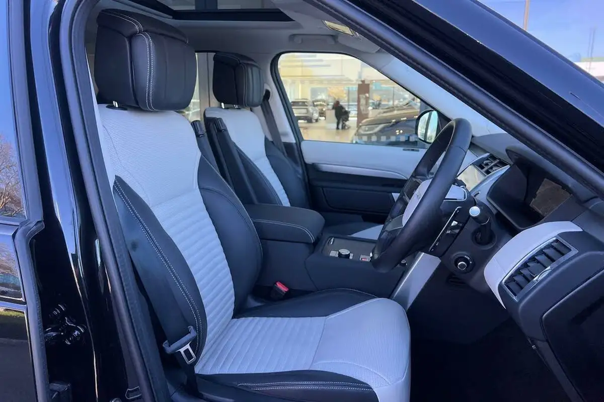 2024-land-rover-discovery-30-d350-dynamic-hse-big-41