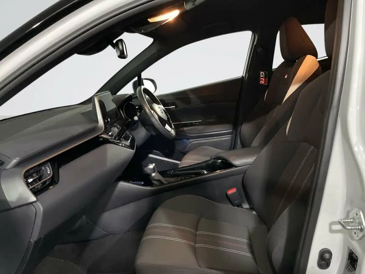 2022-toyota-c-hr-18-vvt-i-gr-sport-big-11