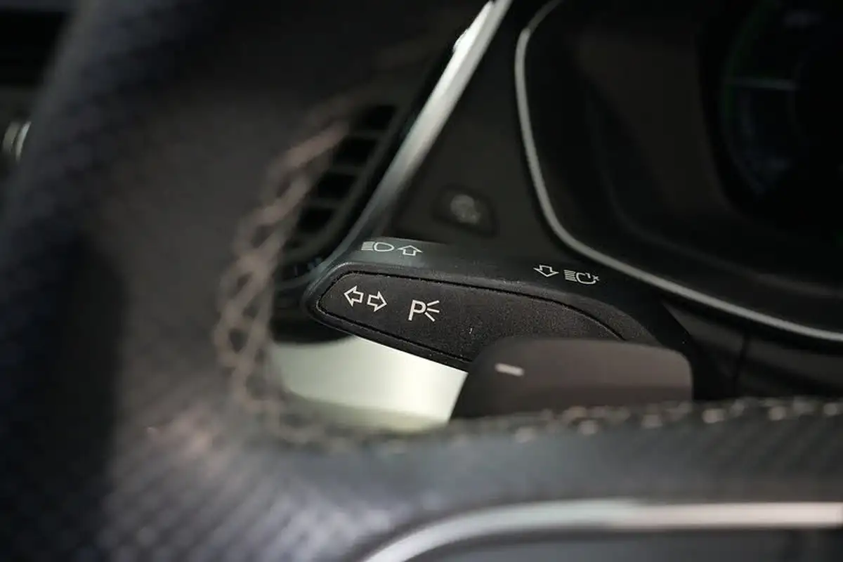 2021-audi-q5-20-50-tfsi-e-s-line-station-wagon-big-32