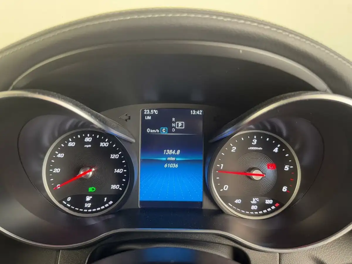 2022-mercedes-benz-glc-class-20d-glc220d-amg-line-195ps-station-wagon-5d-1950cc-4matic-plus-big-39