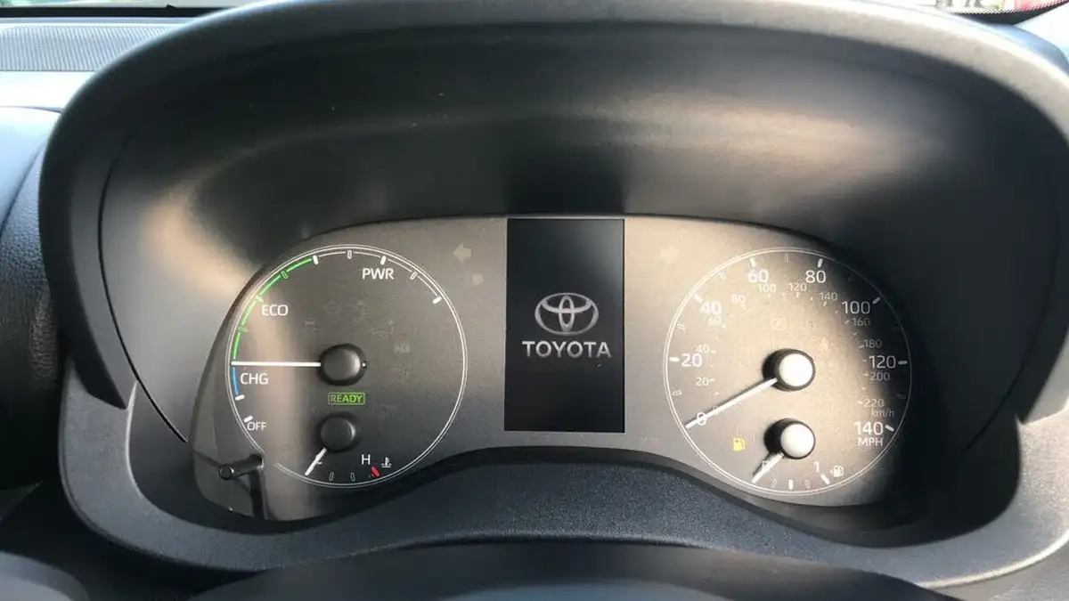 2022-toyota-yaris-15-vvt-i-icon-big-8