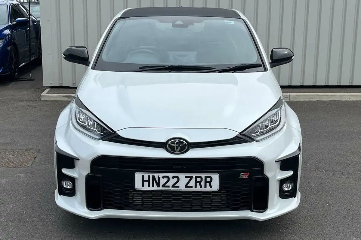 2022-toyota-yaris-16-gr-circuit-pack-big-11