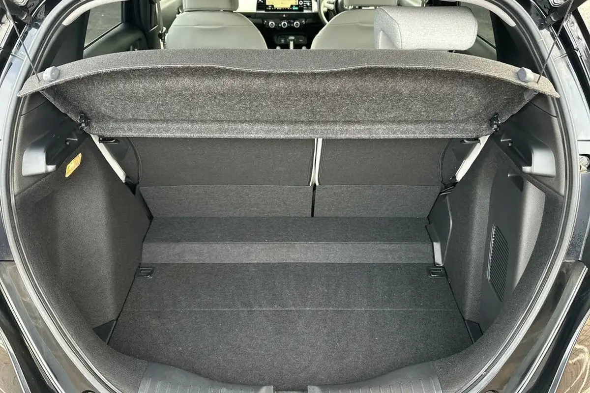 2023-honda-jazz-15-i-mmd-ex-107ps-big-17