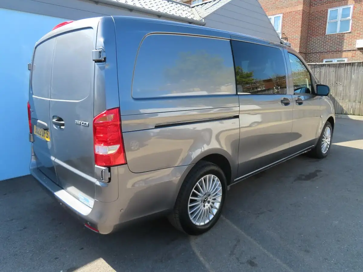 2022-mercedes-benz-vito-big-24