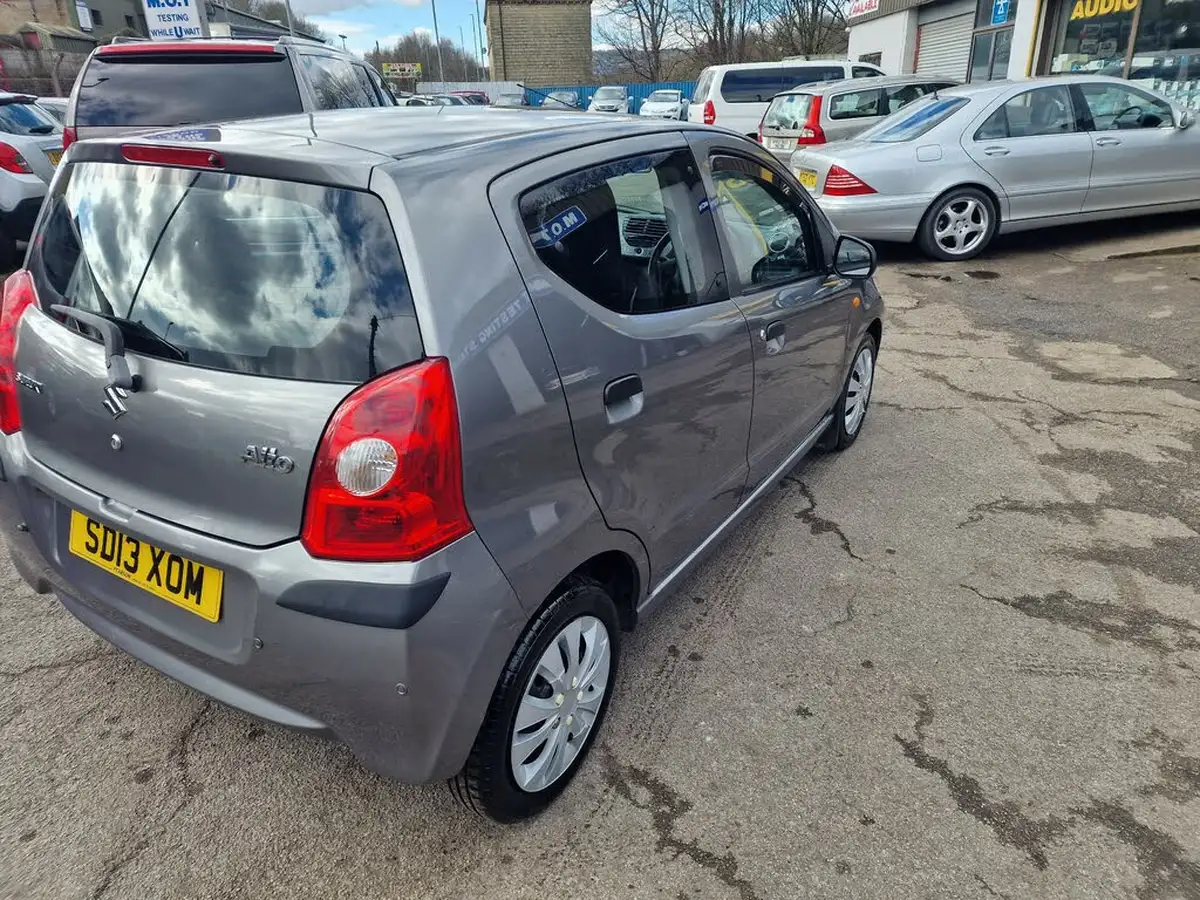 2013-suzuki-alto-10-sz3-big-1