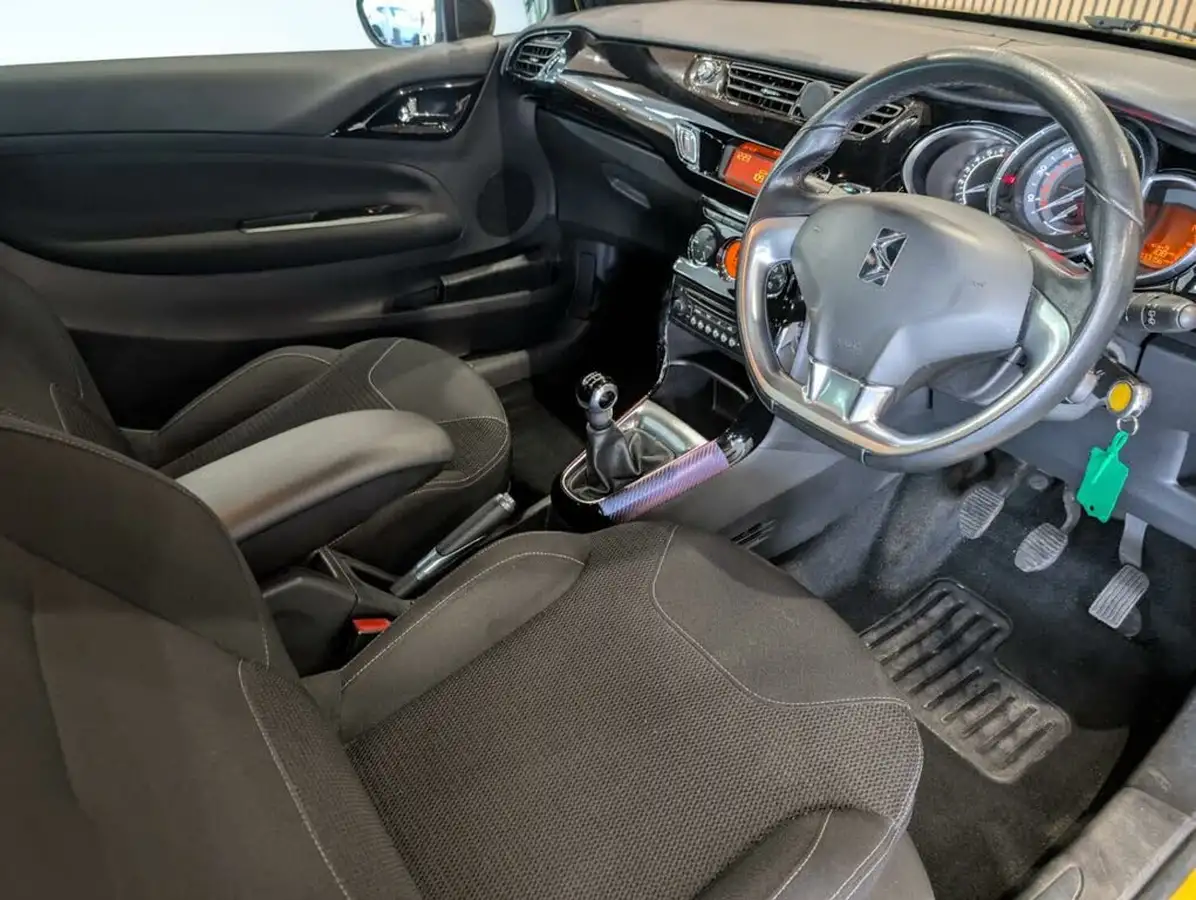 2012-citroen-ds3-16-dstyle-plus-big-12