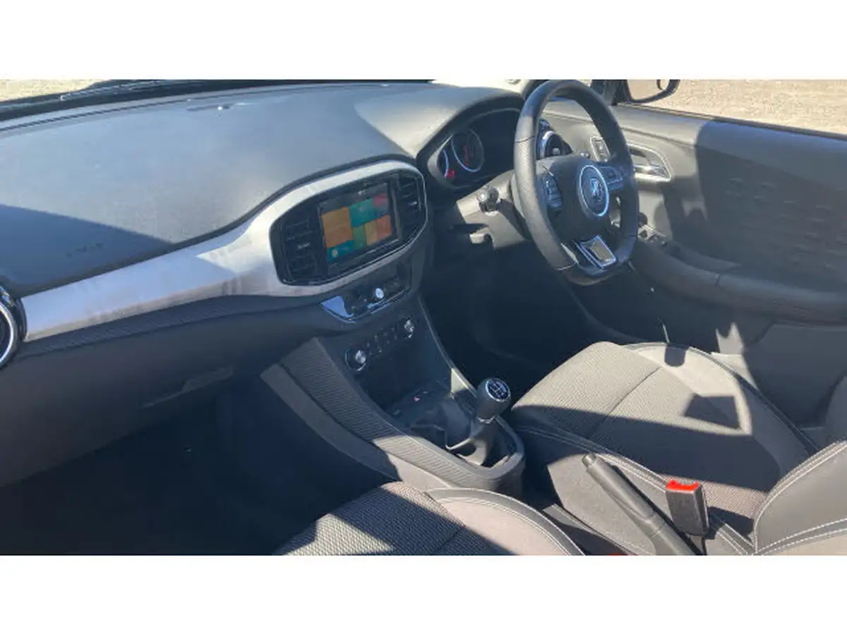 2022-mg-mg3-15-vti-tech-exclusive-nav-big-8