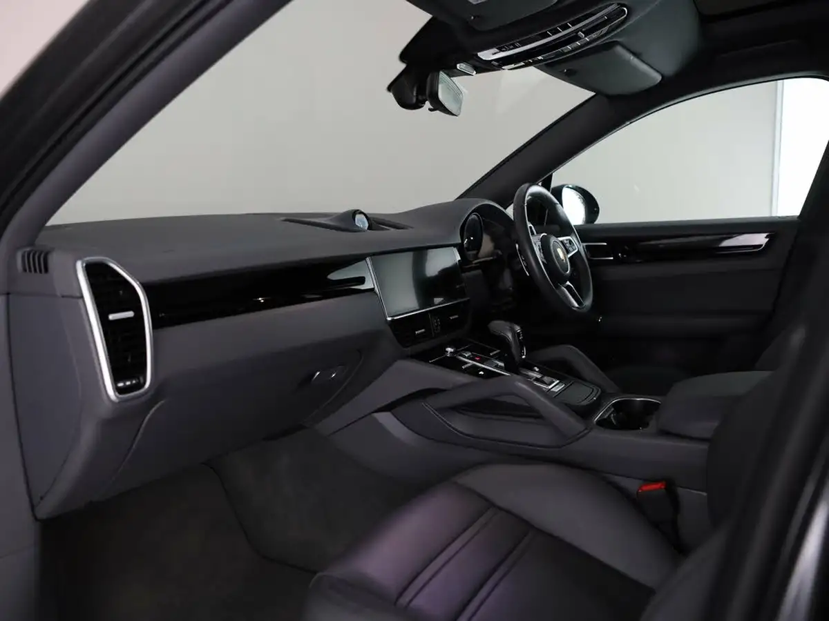 2022-porsche-cayenne-30-v6-e-hybrid-coupe-big-2