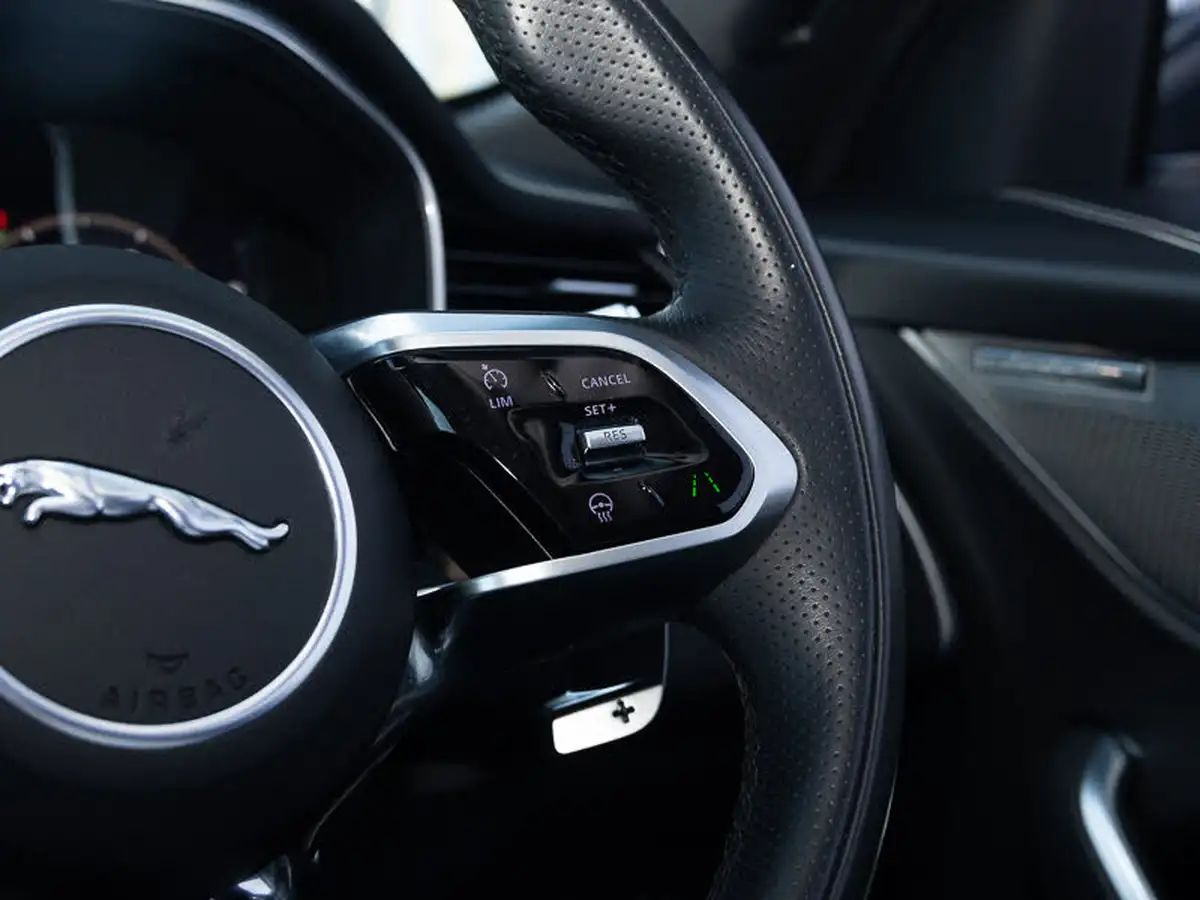 2021-jaguar-f-pace-20-d200-r-dynamic-se-mhev-big-15