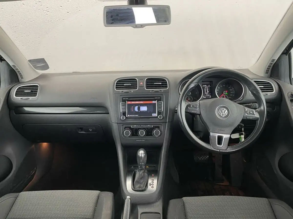 2012-volkswagen-golf-16td-match-5d-dsg-big-9