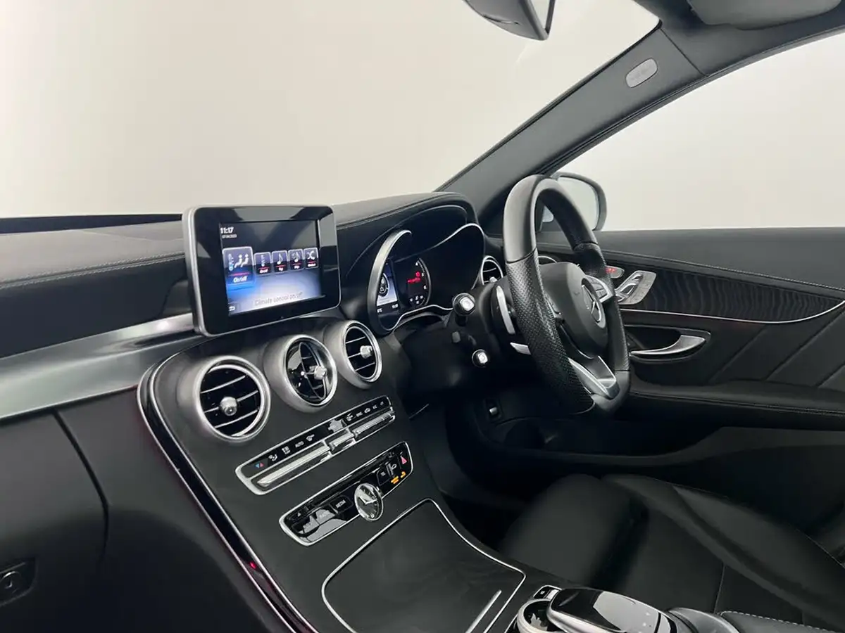 2017-mercedes-benz-c-class-21d-c220d-amg-line-premiumss-saloon-4d-9g-tronic-plus-big-17