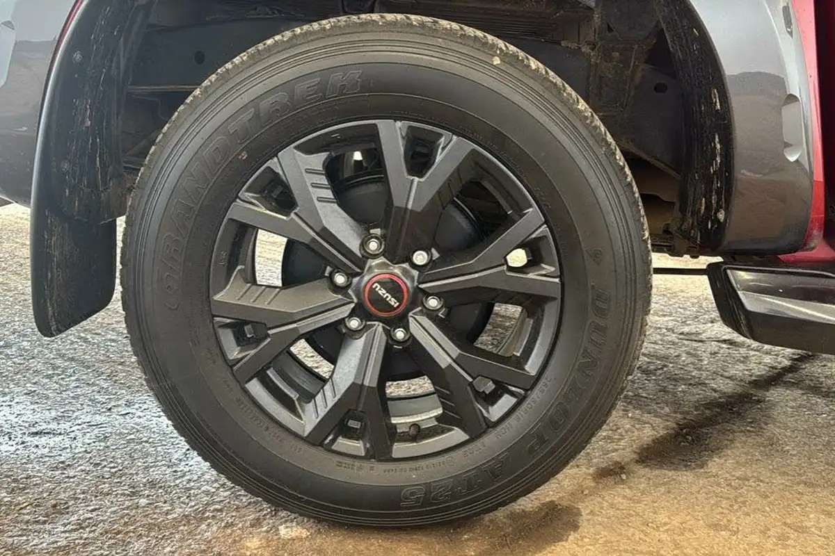 2023-isuzu-d-max-19td-v-cross-steel-edition-auto-big-32