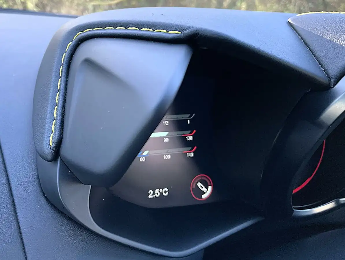 2023-aston-martin-vantage-40-v8-vantage-coupe-auto-big-39