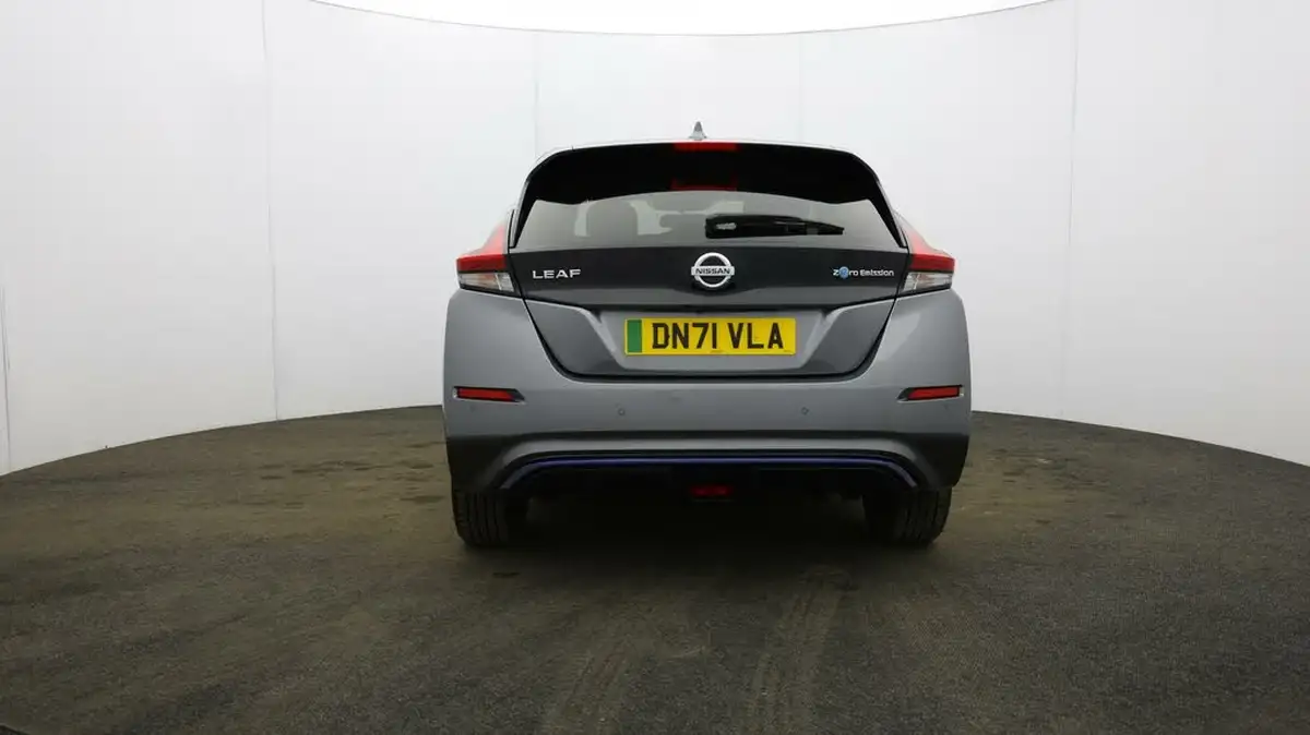 2021-nissan-leaf-e-tekna-big-56