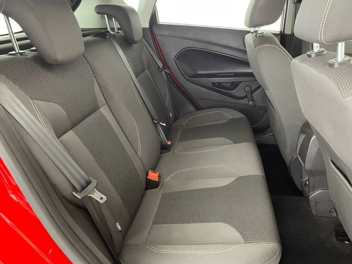 2015-ford-fiesta-10t-titanium-125ps-ecoboost-ss-5d-big-7