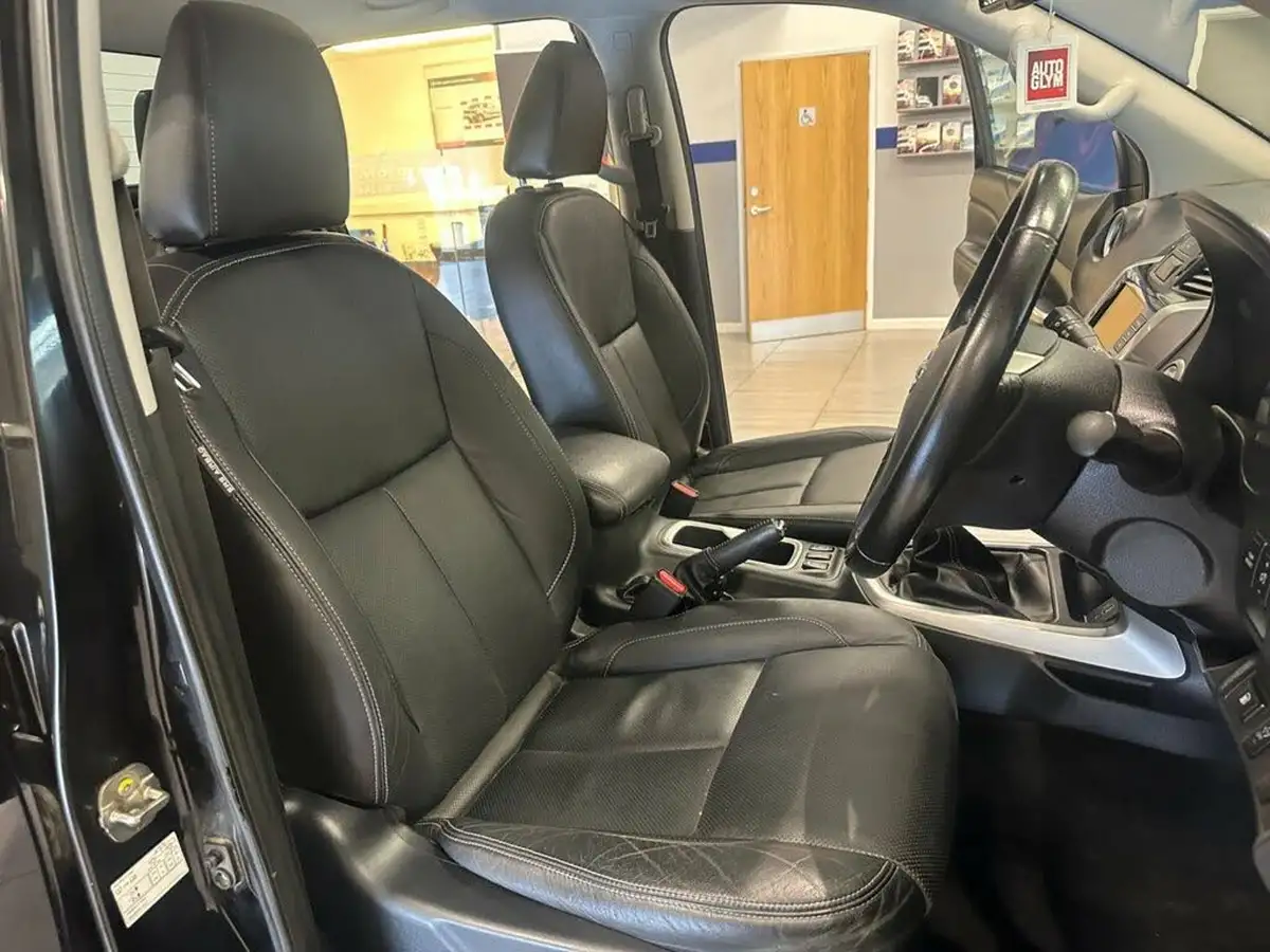 2021-nissan-navara-23dci-tt-tekna-8-navileather-big-9