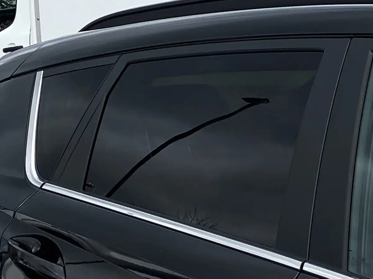 2024-hyundai-bayon-10-t-gdi-premium-100ps-two-tone-roof-big-41