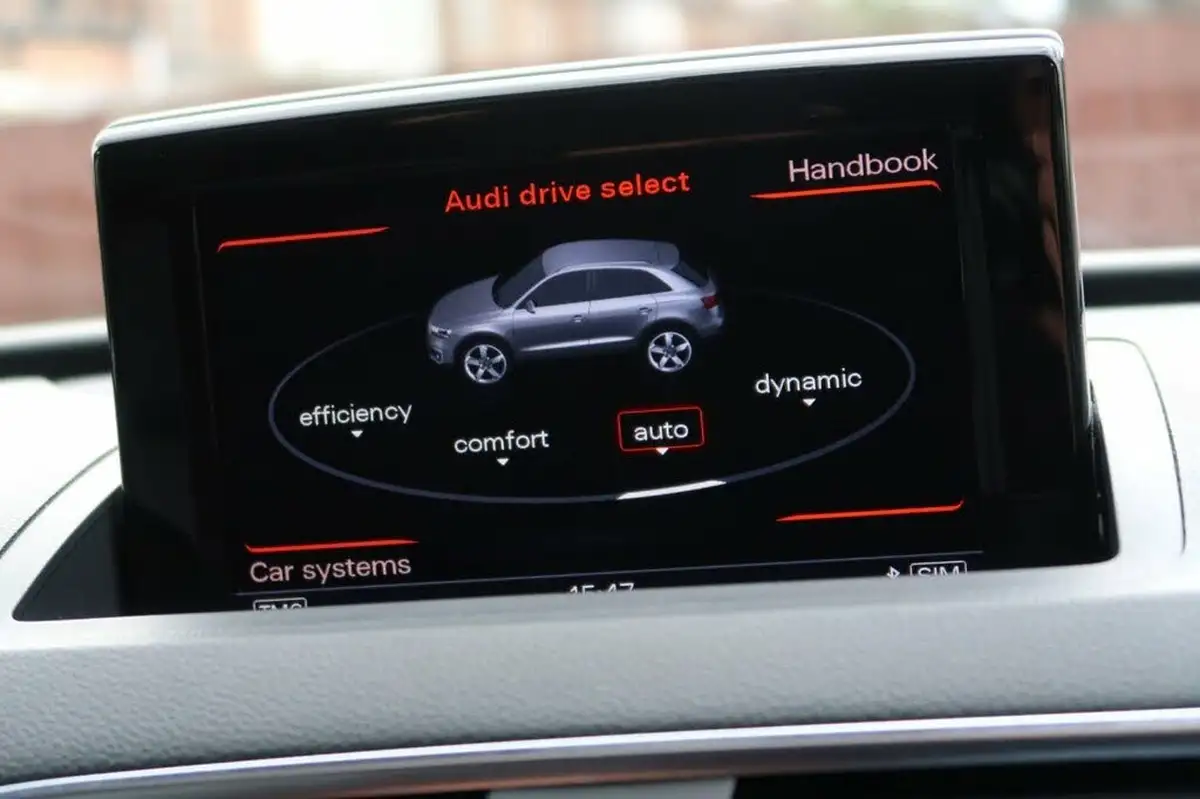 2015-audi-q3-20-quattro-s-line-plus-180ps-ss-tronic-big-26