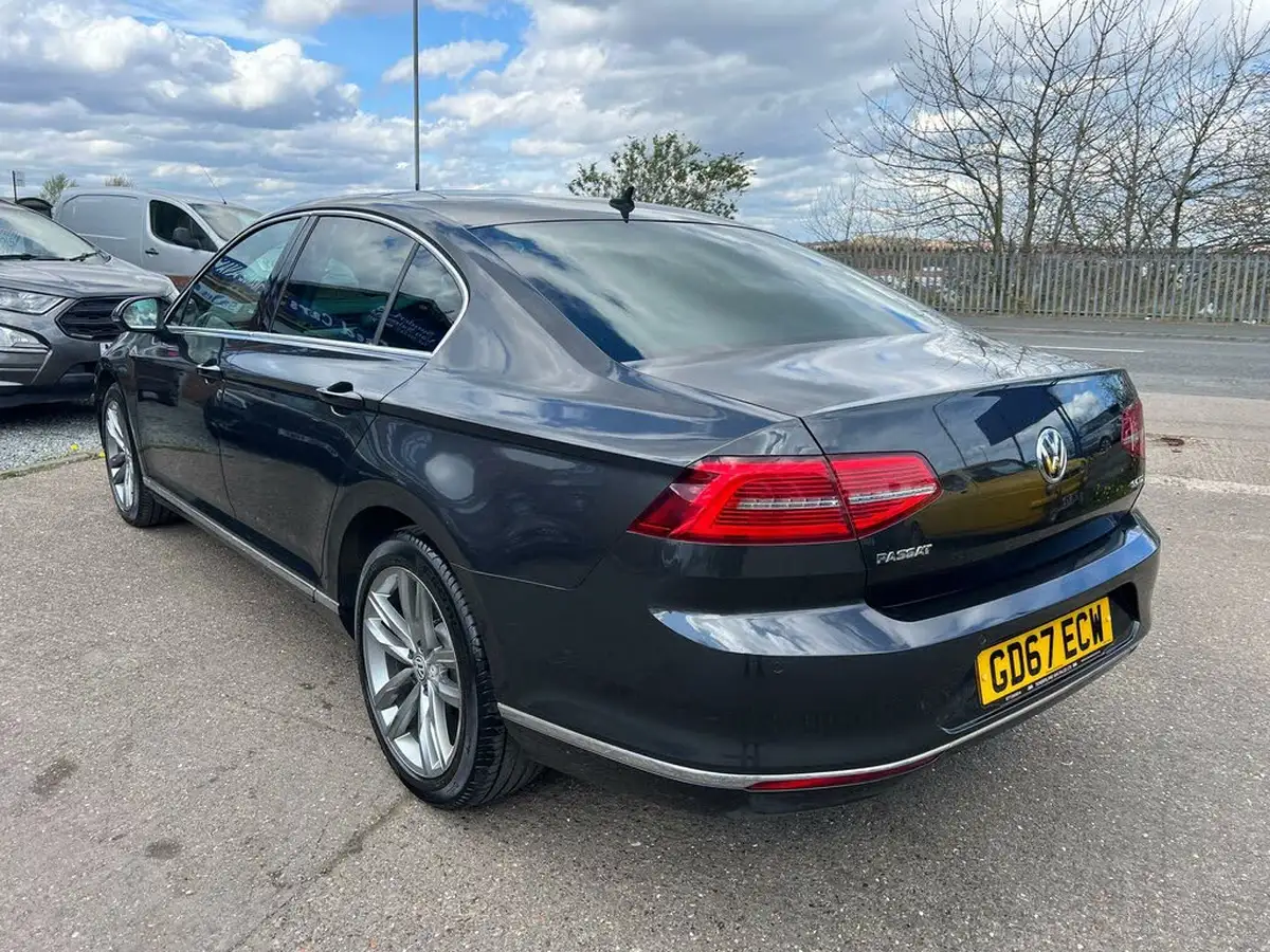 2017-volkswagen-passat-20tdi-gt-150ps-ss-saloon-4d-big-3