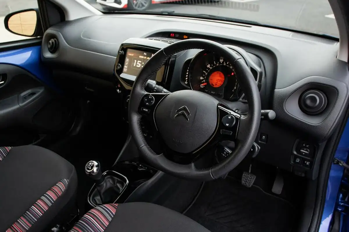 2021-citroen-c1-10-vti-shine-5d-big-4