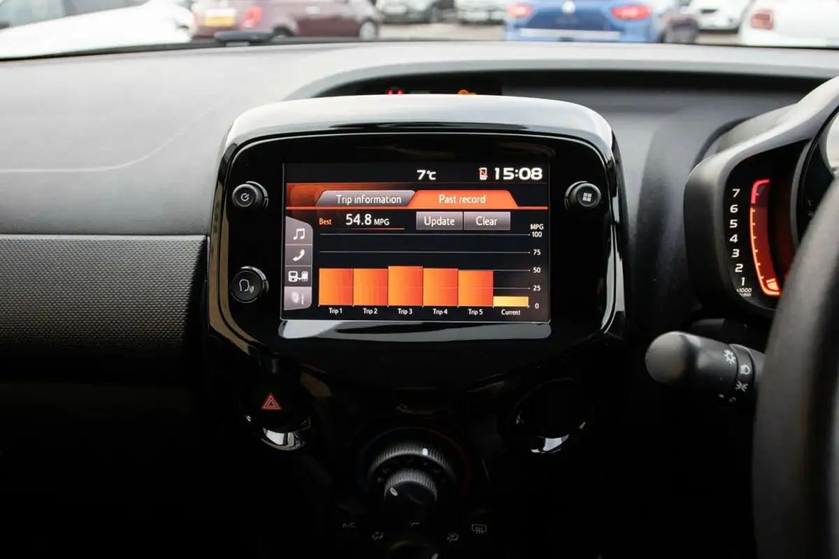 2021-citroen-c1-10-vti-shine-5d-big-28