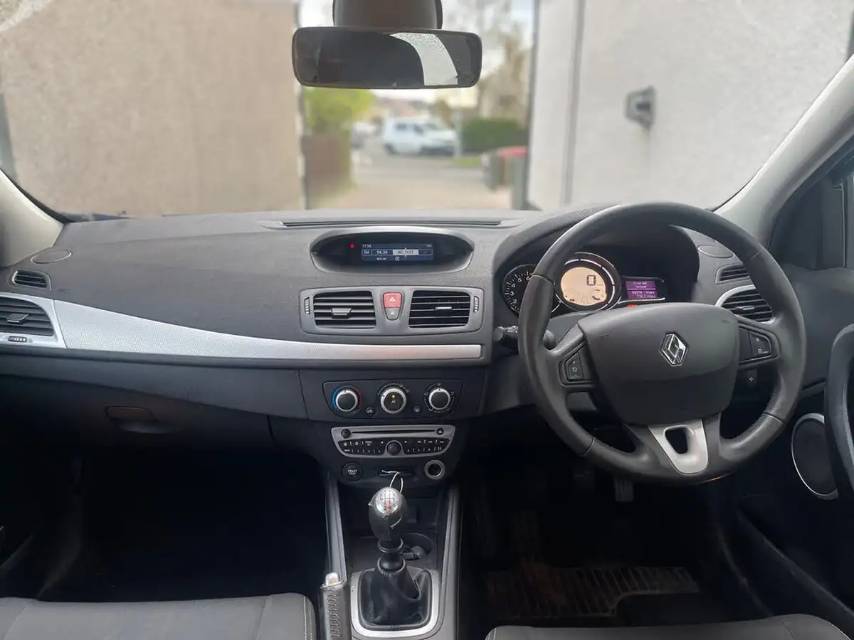 2009-renault-megane-16-dynamique-110-hatchback-5d-big-8