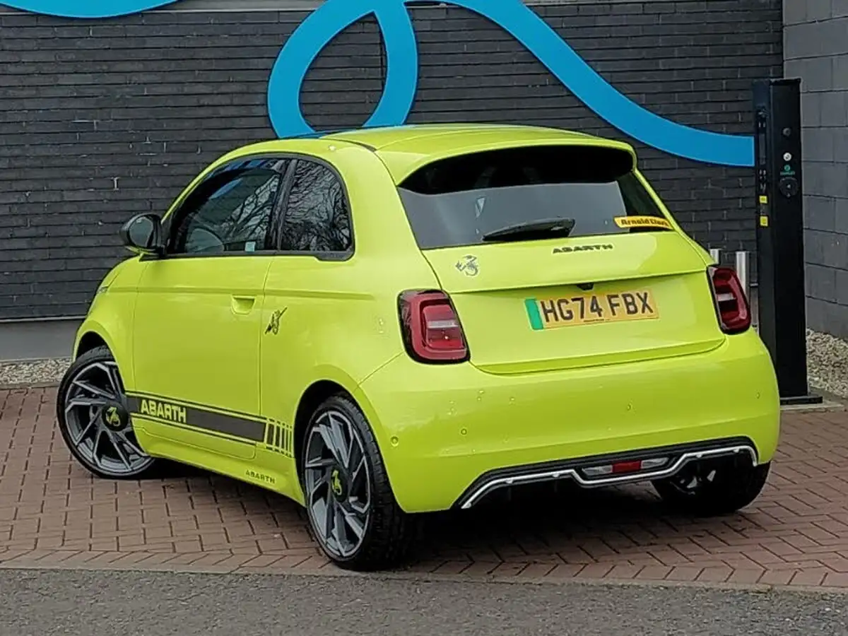 2024-abarth-500-e-500e-turismo-big-1