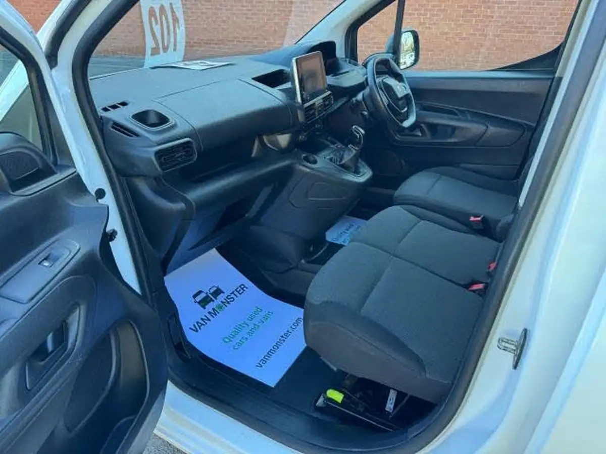 2021-peugeot-partner-15-bluehdi-1000-professional-100ps-eu6dt-panel-big-23