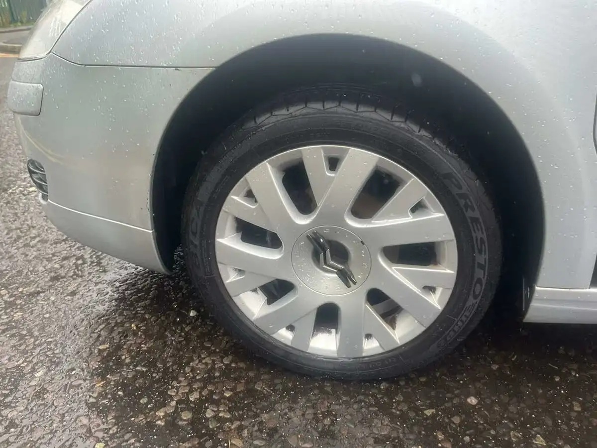 2009-citroen-c4-16-cachet-big-53