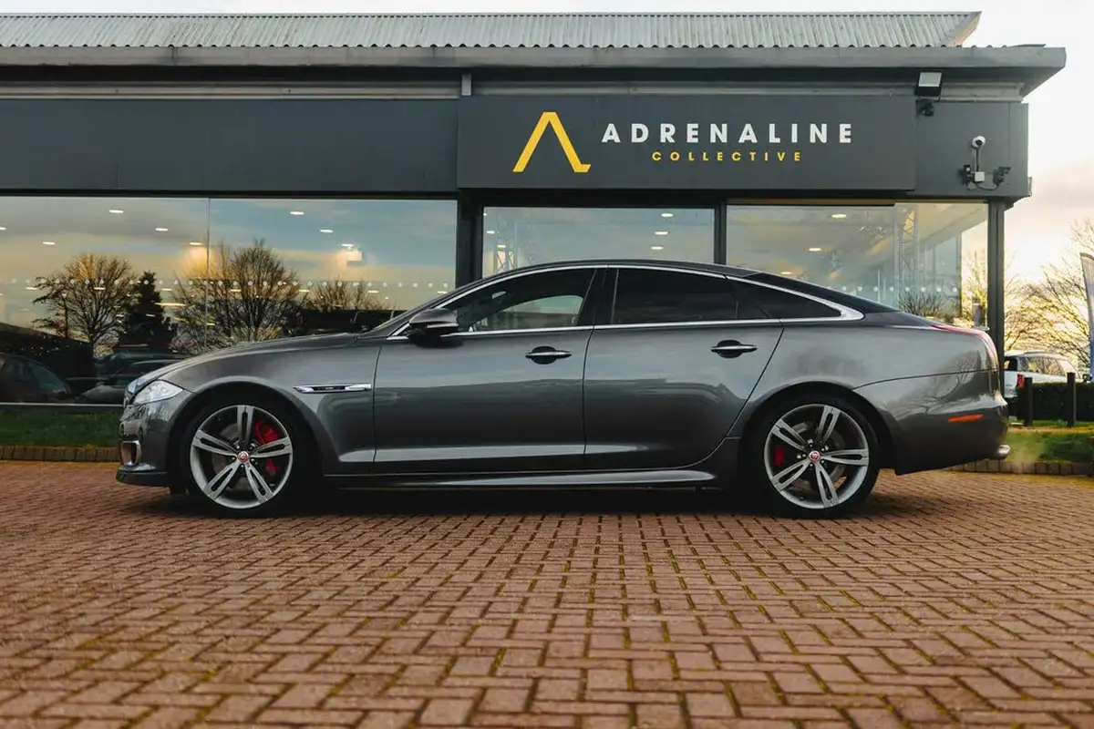 2015-jaguar-xj-series-50-xjr-saloon-big-7